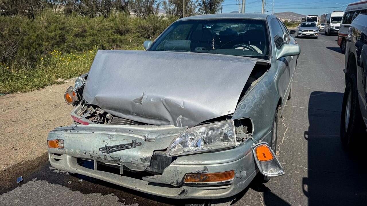 Auto involucrado en el choque por alcance.