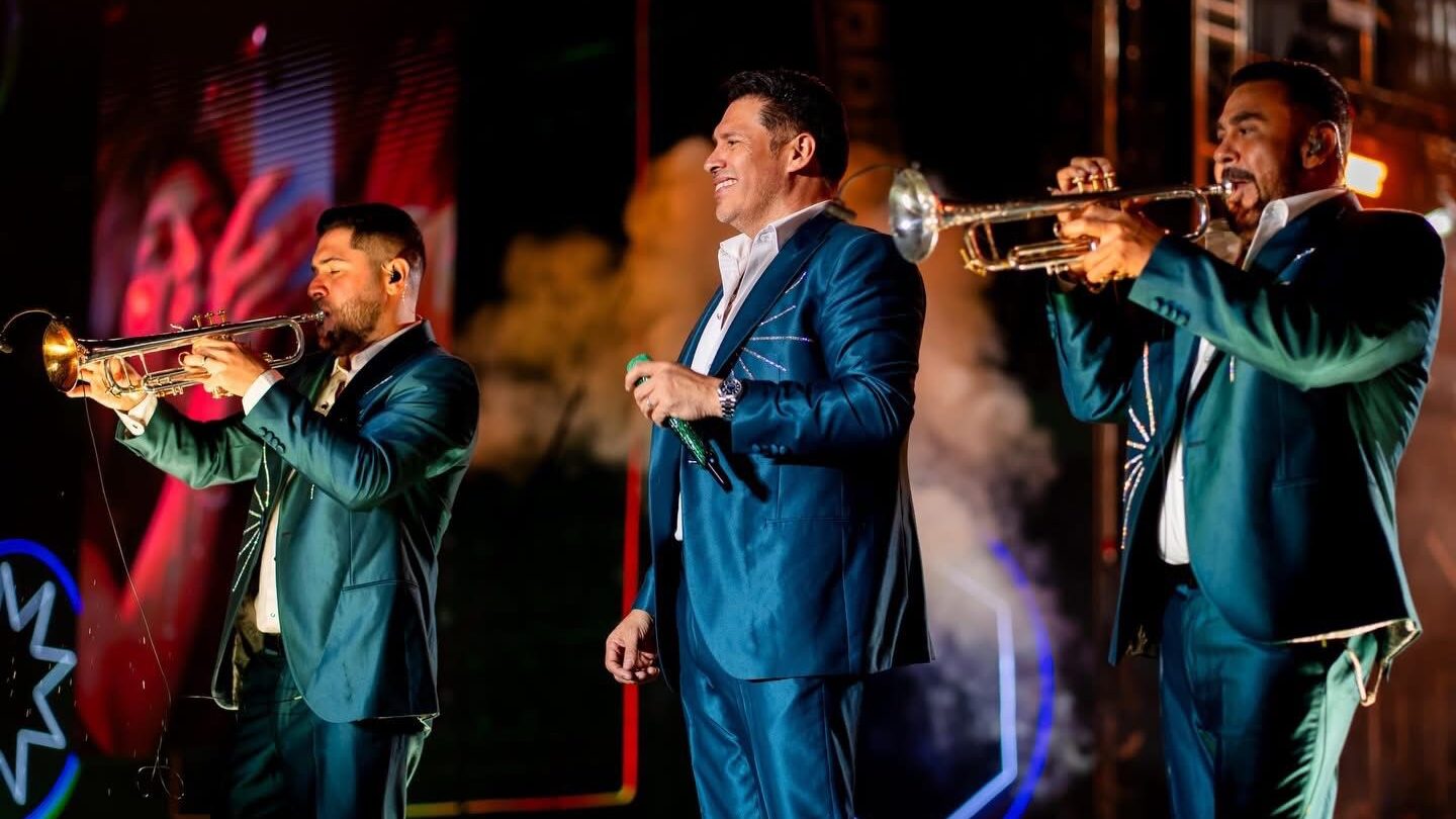 Banda MS en el Gran Carnaval de Ensenada.