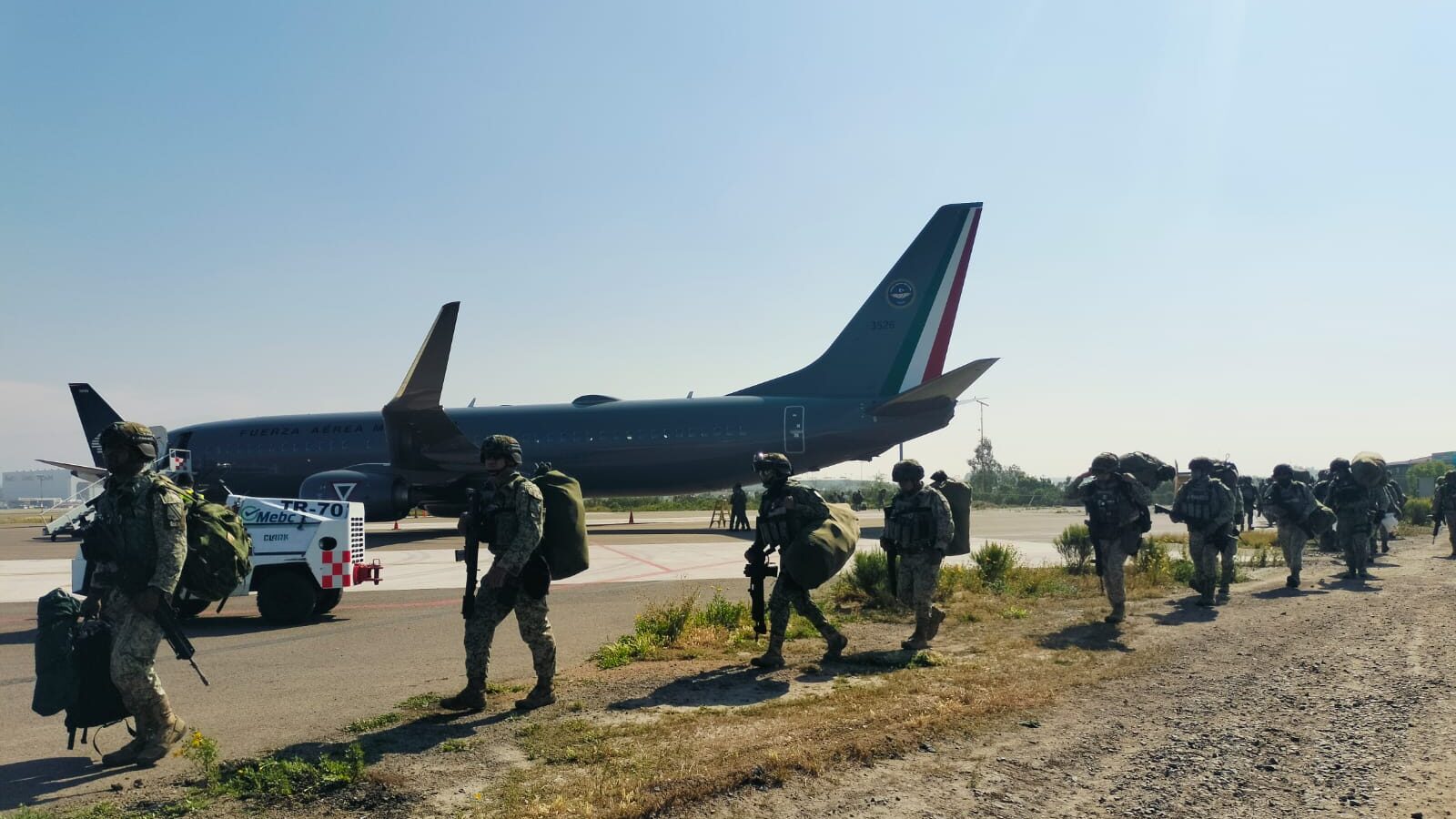 Arribaron 300 militares del Ejército Mexicano.