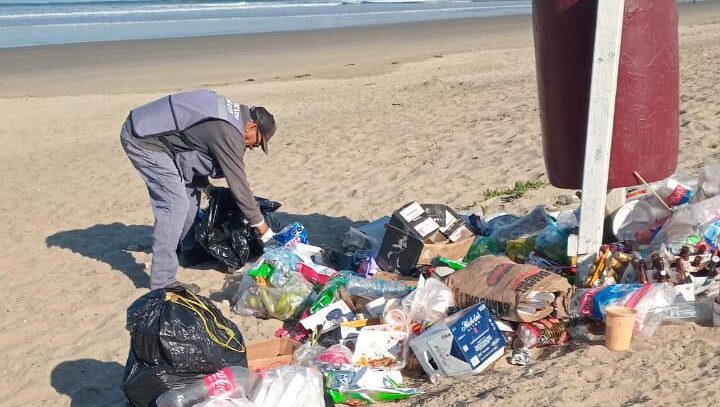Recolección de basura de la bahía de Ensenada