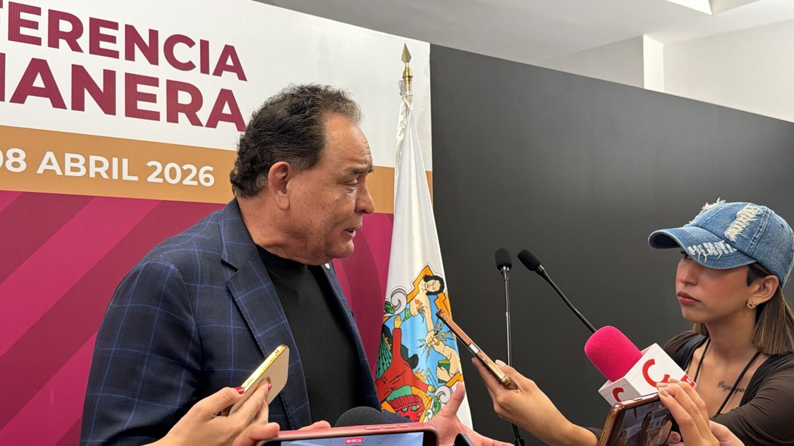 Suero vitaminados. Secretario de Salud