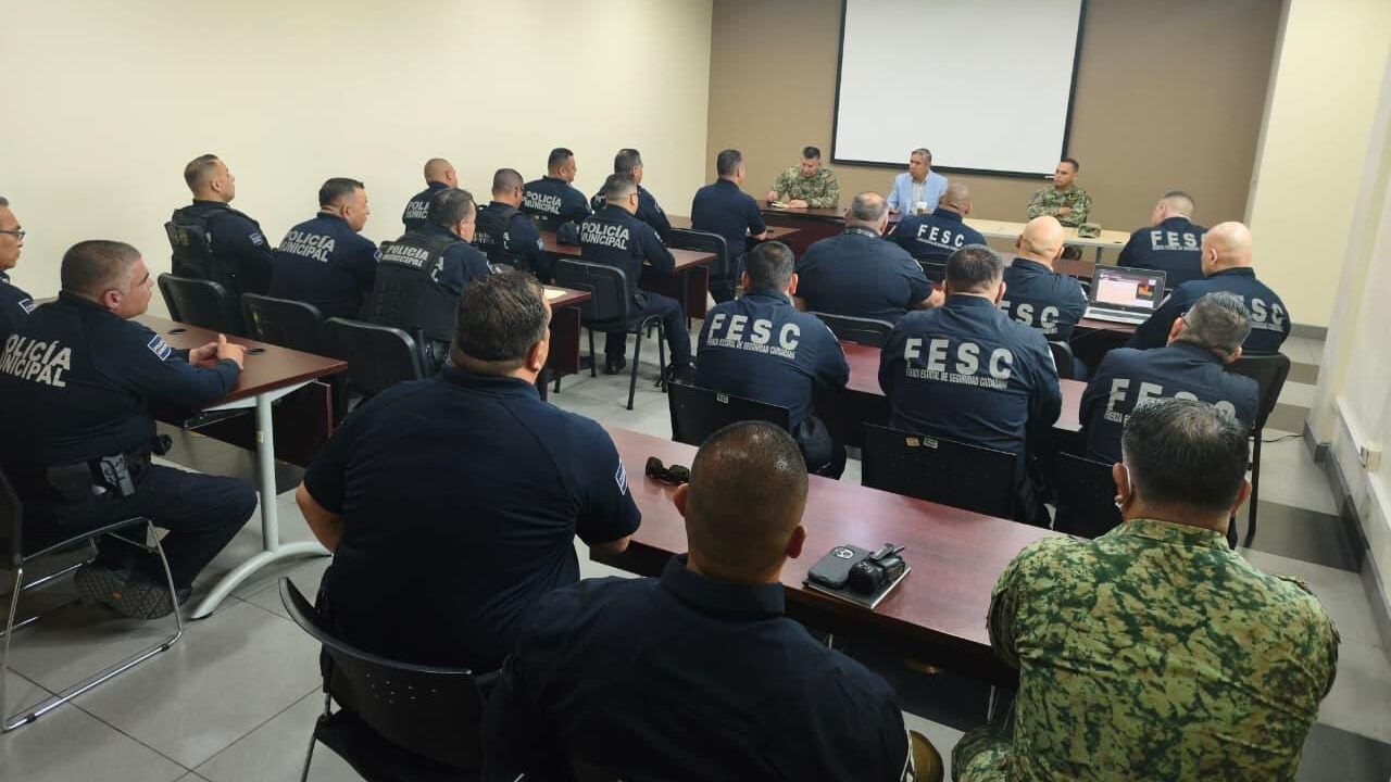 Reunión de fuerzas policiacas municipal, estatal y federal